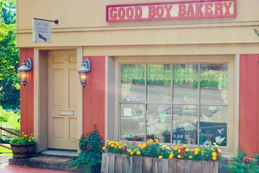 Roscoe Village Good Boy Bakery