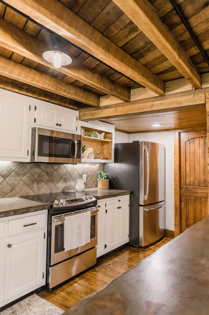 Vivian's Serenity Guest House_Kitchen