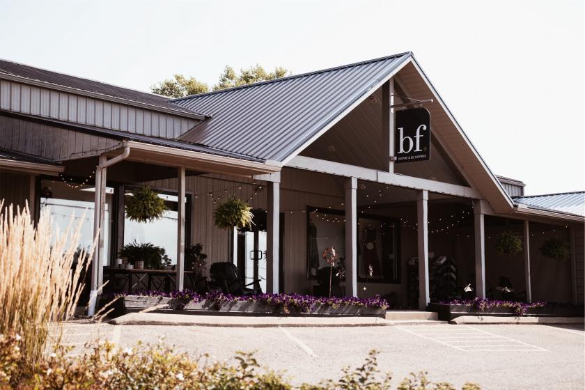 bfearless. is a women’s boutique built on the foundation of Unique Fashion, the Arts, and Relationships.