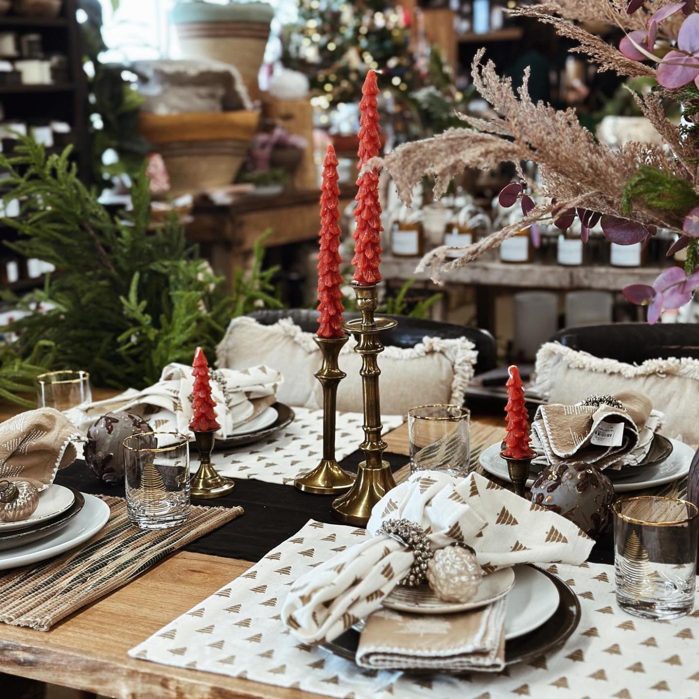 Christmas dining decor at bfearless at HOME