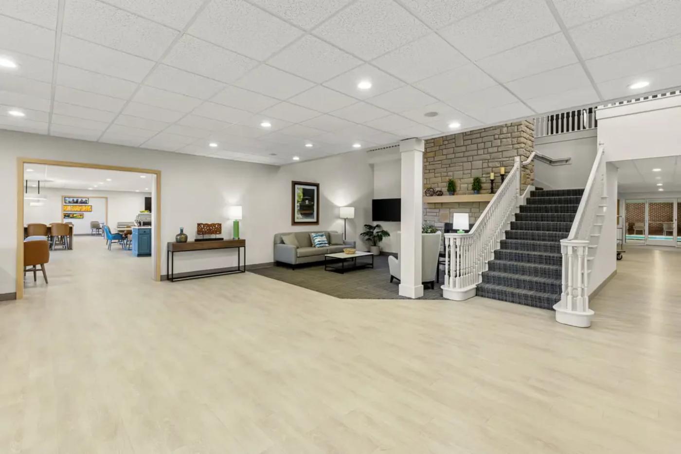 Lobby of Berlin Comfort Inn & Suites