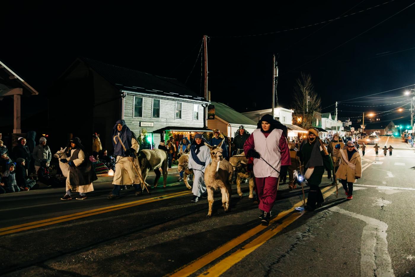 Live Nativity Parade in Walnut Creek, Ohio